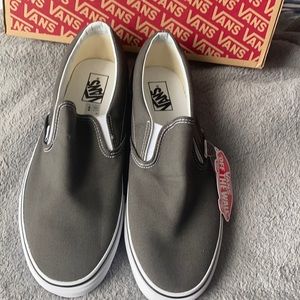 NWT Men’s Classic Slip on Vans Size 13